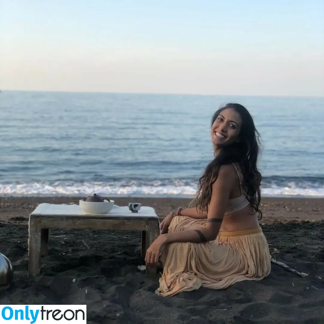 charlenaishani nude photo #0018 (charlenaishani)