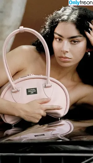 Charli XCX / charli_xcx / charlignarly фото голая #2472
