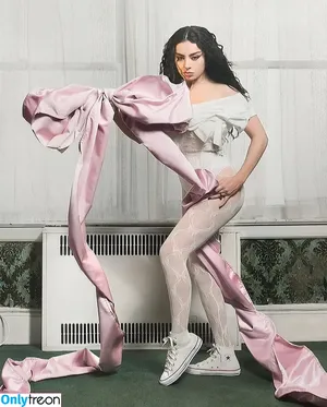 Charli XCX / charli_xcx / charlignarly фото голая #2580