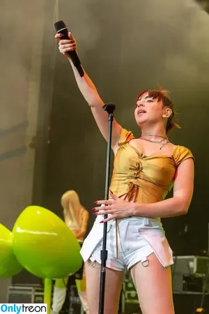Charli XCX / charli_xcx / charlignarly фото голая #2588