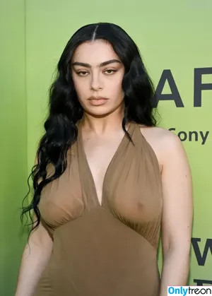 Charli XCX / charli_xcx / charlignarly фото голая #2610