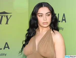 Charli XCX / charli_xcx / charlignarly фото голая #2650