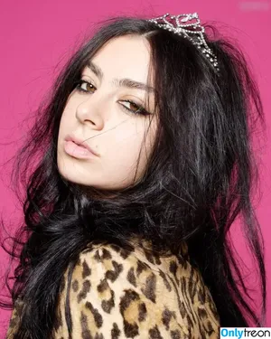 Charli XCX / charli_xcx / charlignarly nude photo #2805