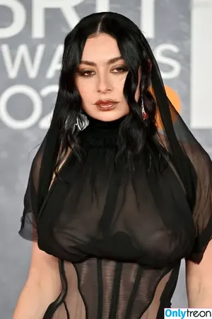 Charli XCX / charli_xcx / charlignarly nude photo #2980