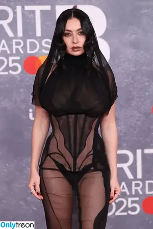 Charli XCX / charli_xcx / charlignarly nude photo #2982