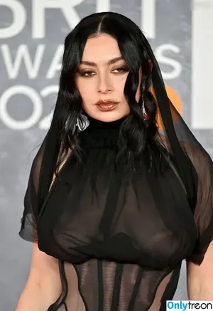 Charli XCX / charli_xcx / charlignarly nude photo #2989