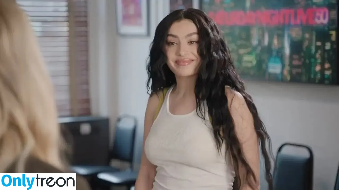 Charli XCX голая photo #2465 (charli_xcx / charlignarly)