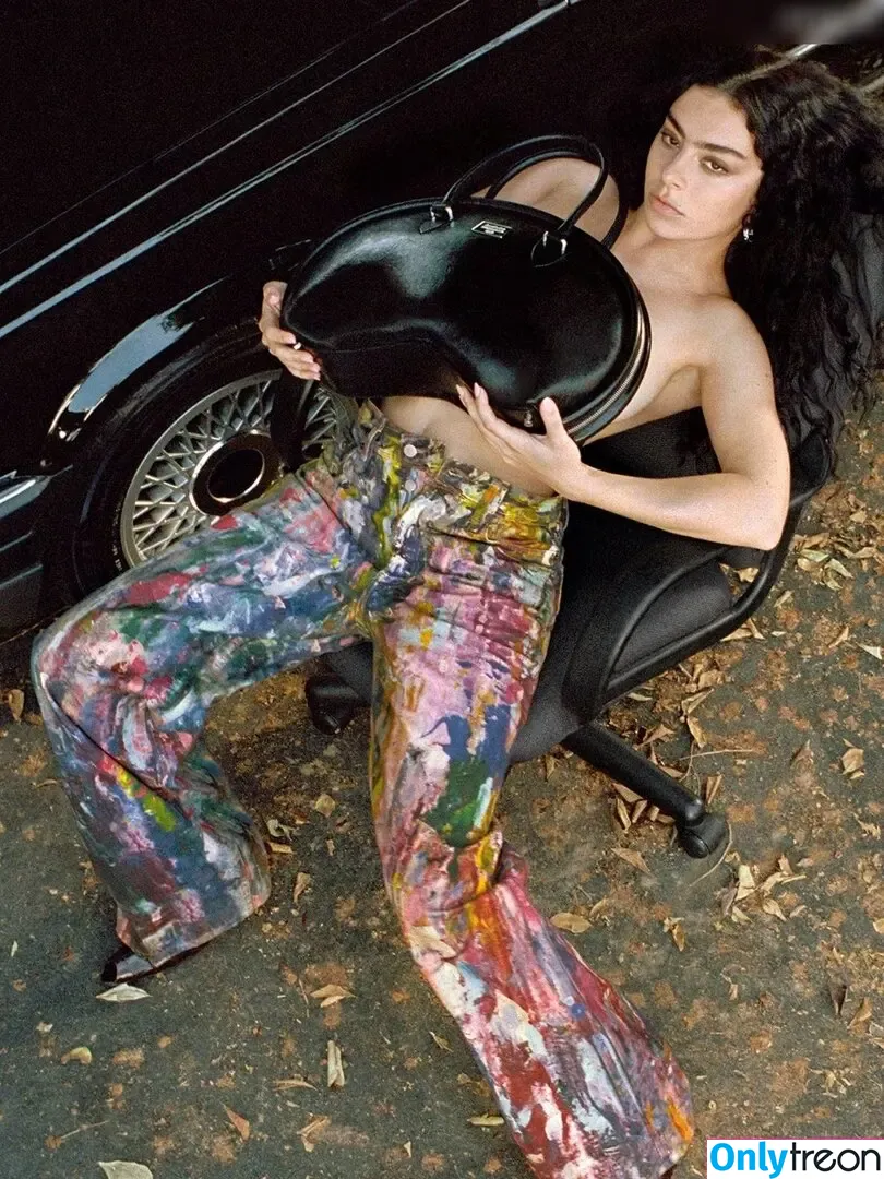 Charli XCX голая photo #2475 (charli_xcx / charlignarly)
