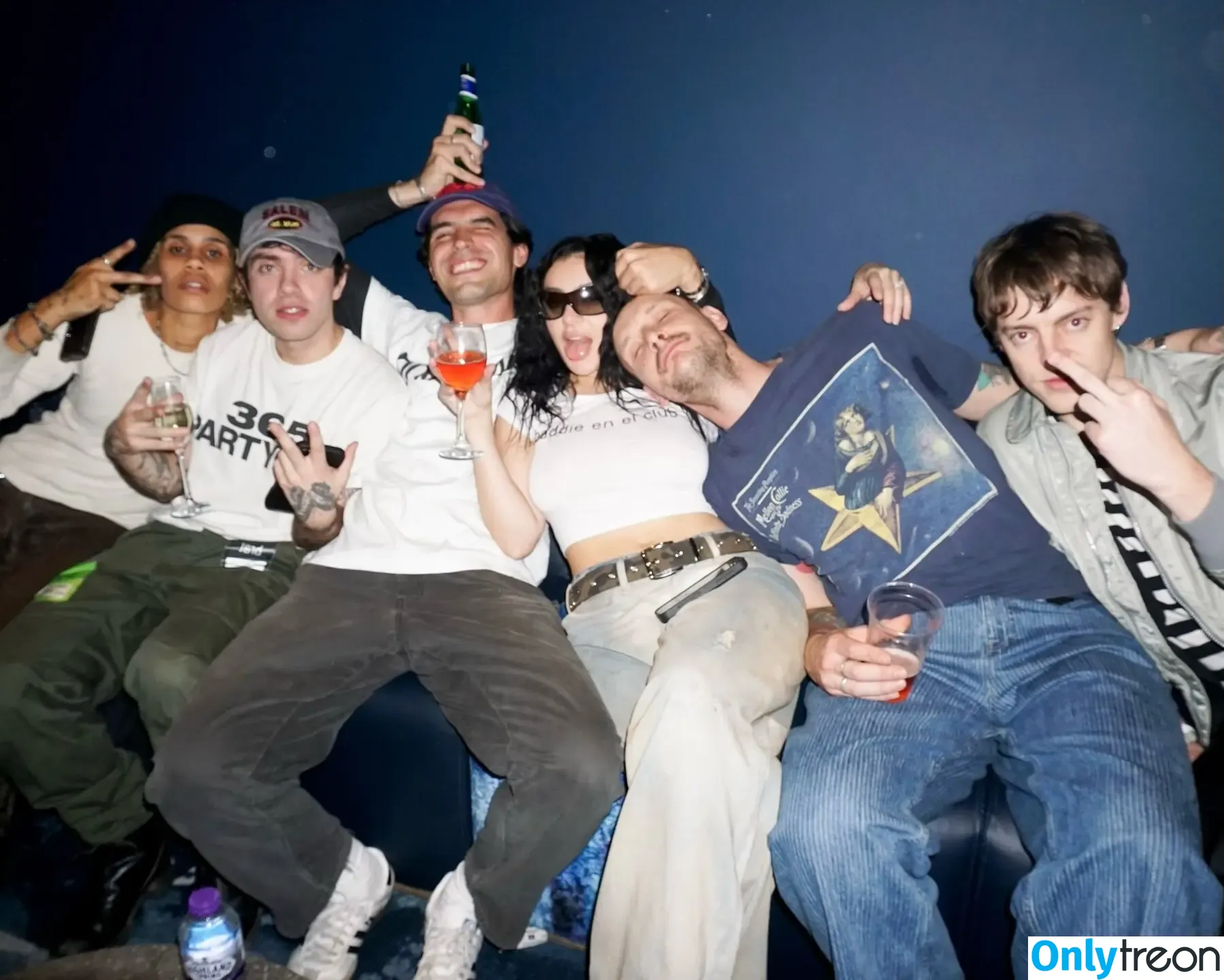 Charli XCX голая photo #2555 (charli_xcx / charlignarly)