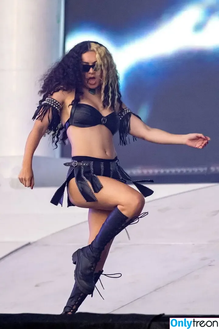 Charli XCX голая photo #2559 (charli_xcx / charlignarly)