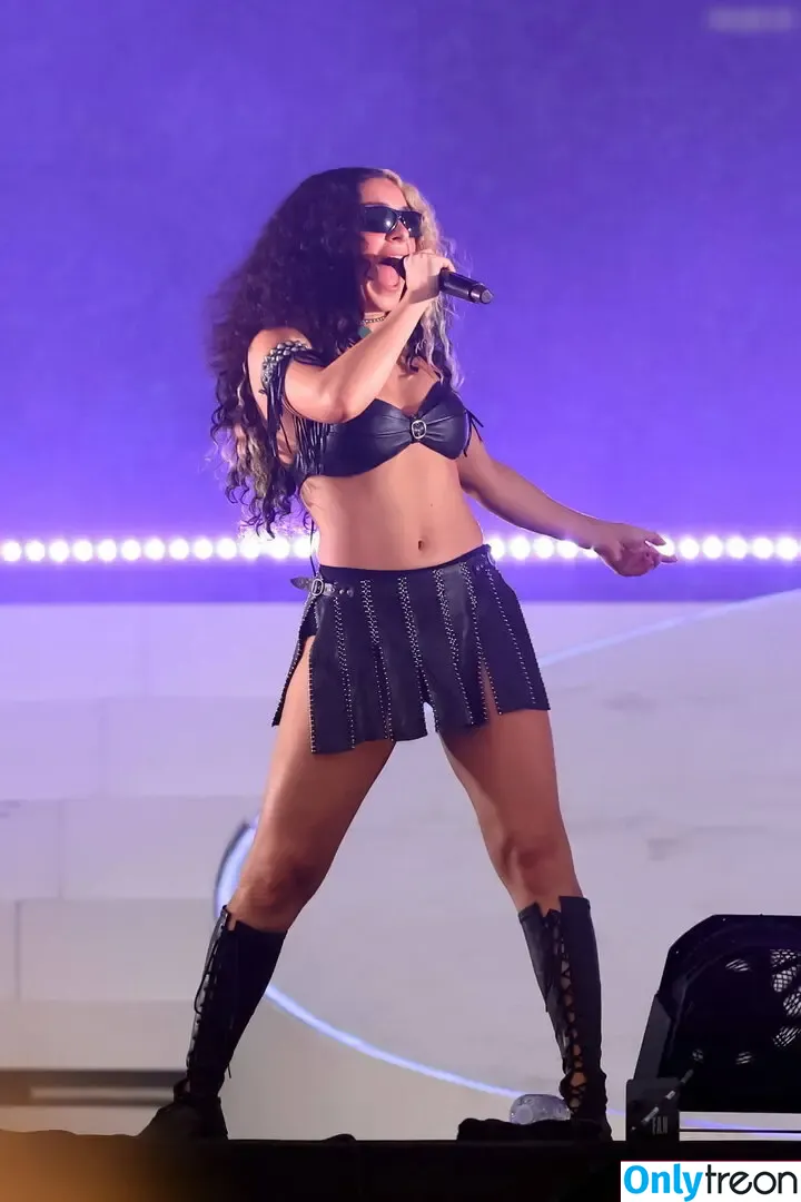Charli XCX голая photo #2564 (charli_xcx / charlignarly)