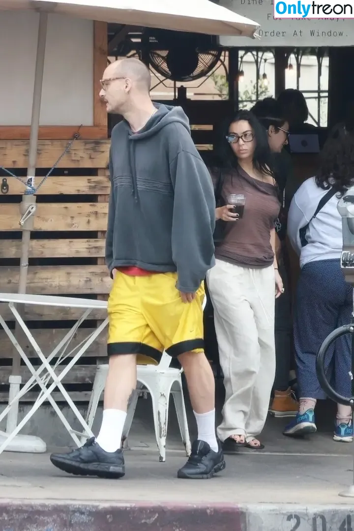 Charli XCX голая photo #2567 (charli_xcx / charlignarly)