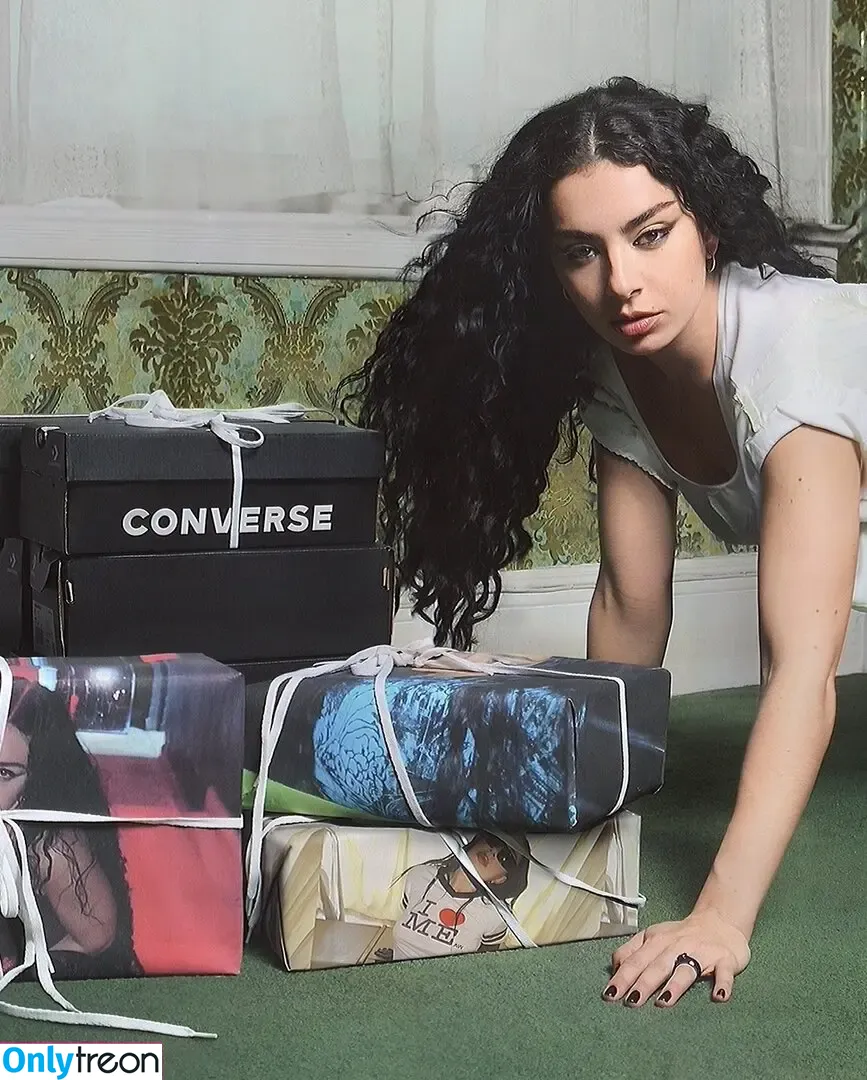Charli XCX голая photo #2582 (charli_xcx / charlignarly)