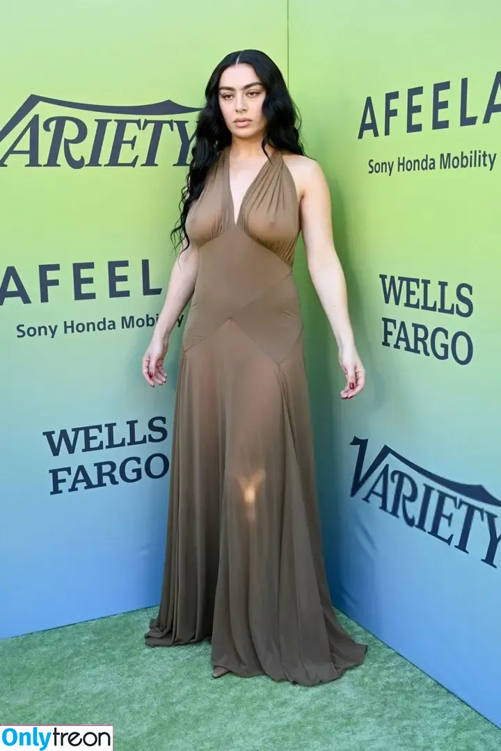 Charli XCX голая photo #2622 (charli_xcx / charlignarly)