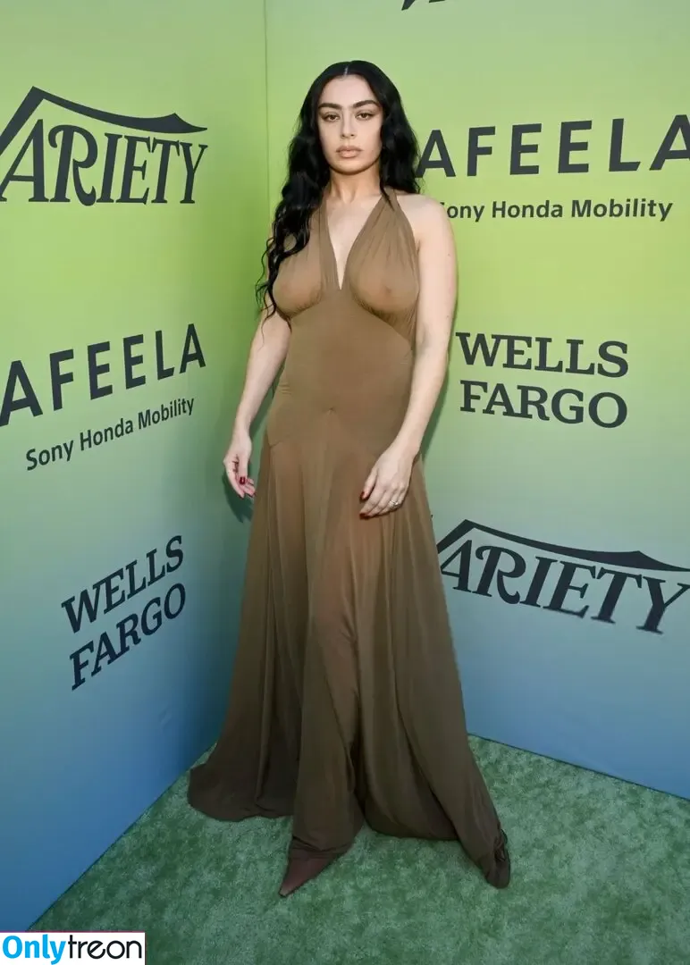 Charli XCX голая photo #2624 (charli_xcx / charlignarly)