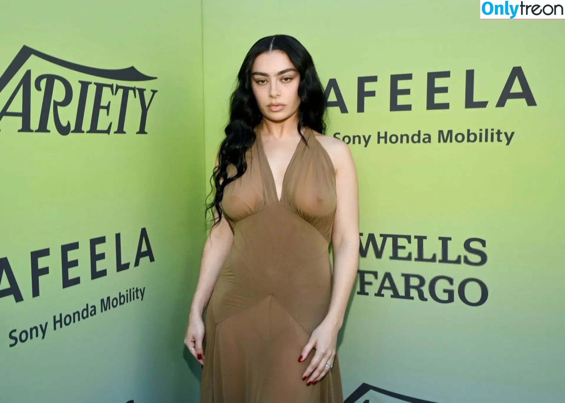 Charli XCX голая photo #2634 (charli_xcx / charlignarly)
