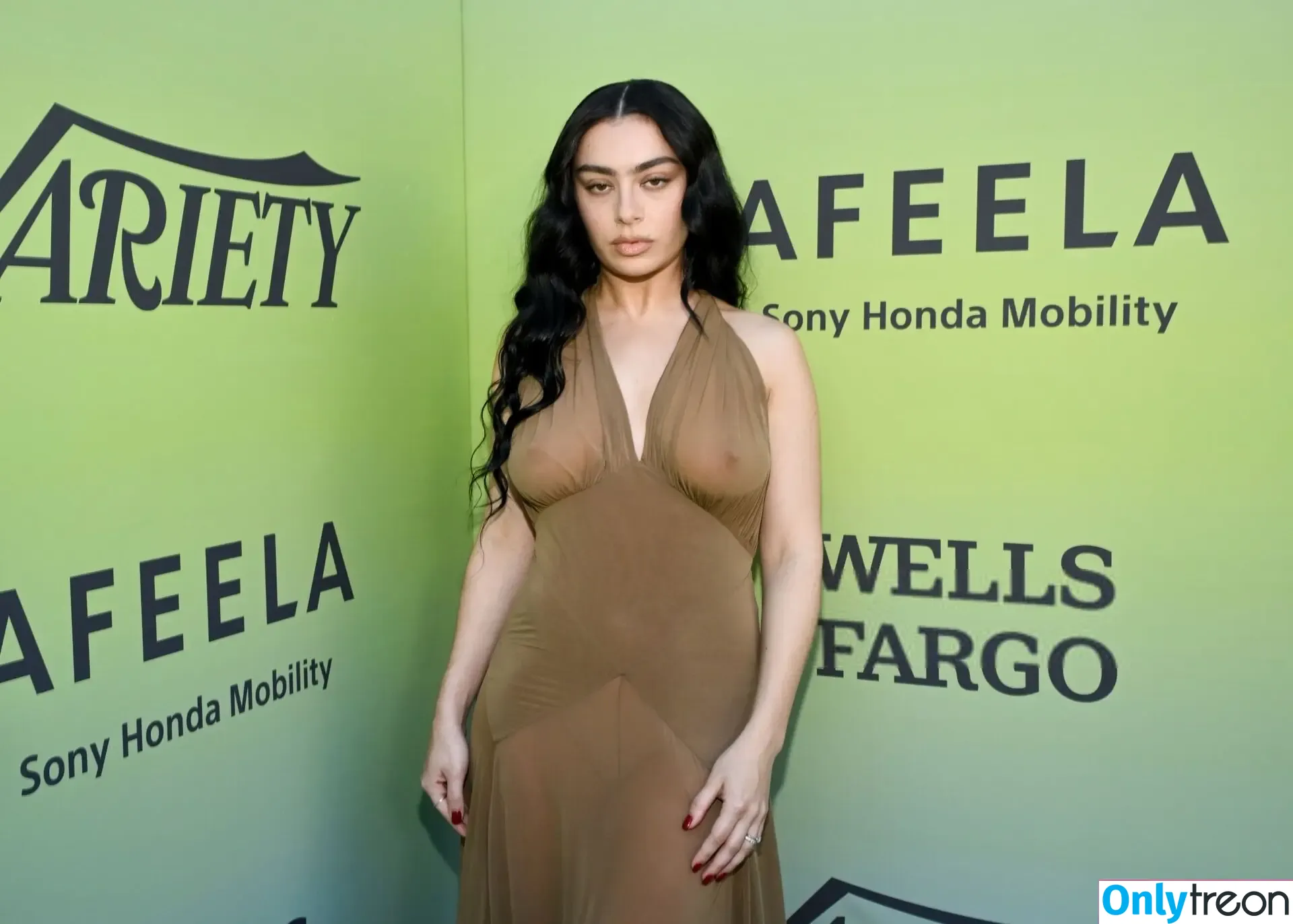 Charli XCX голая photo #2641 (charli_xcx / charlignarly)
