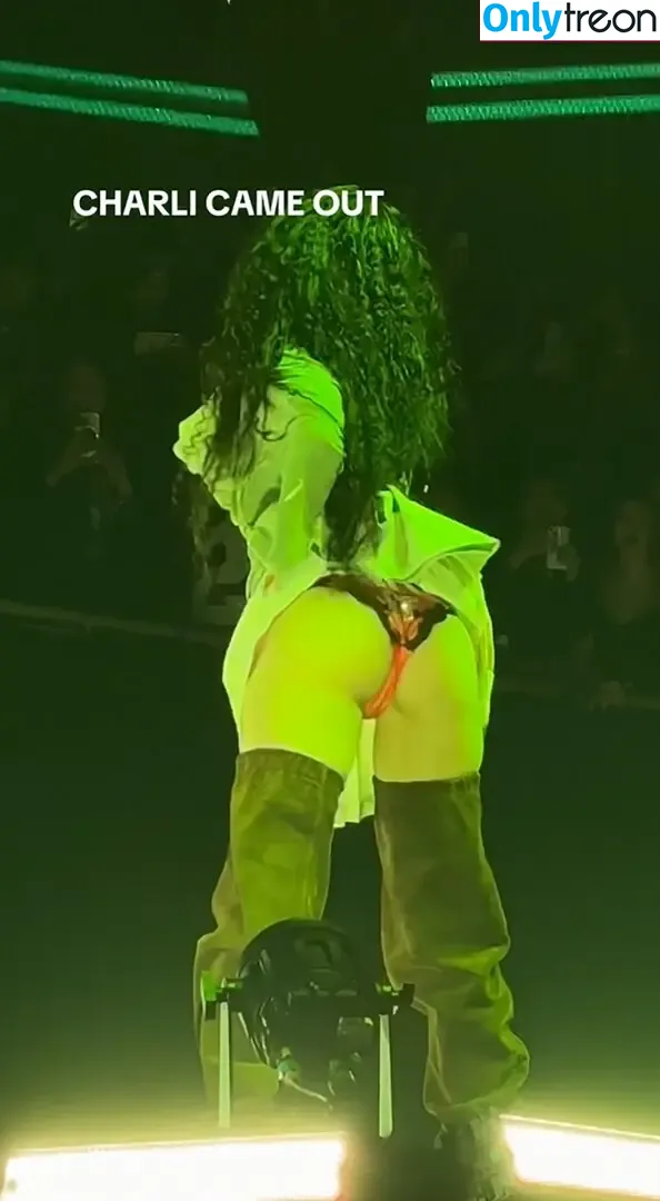 Charli XCX голая photo #2713 (charli_xcx / charlignarly)