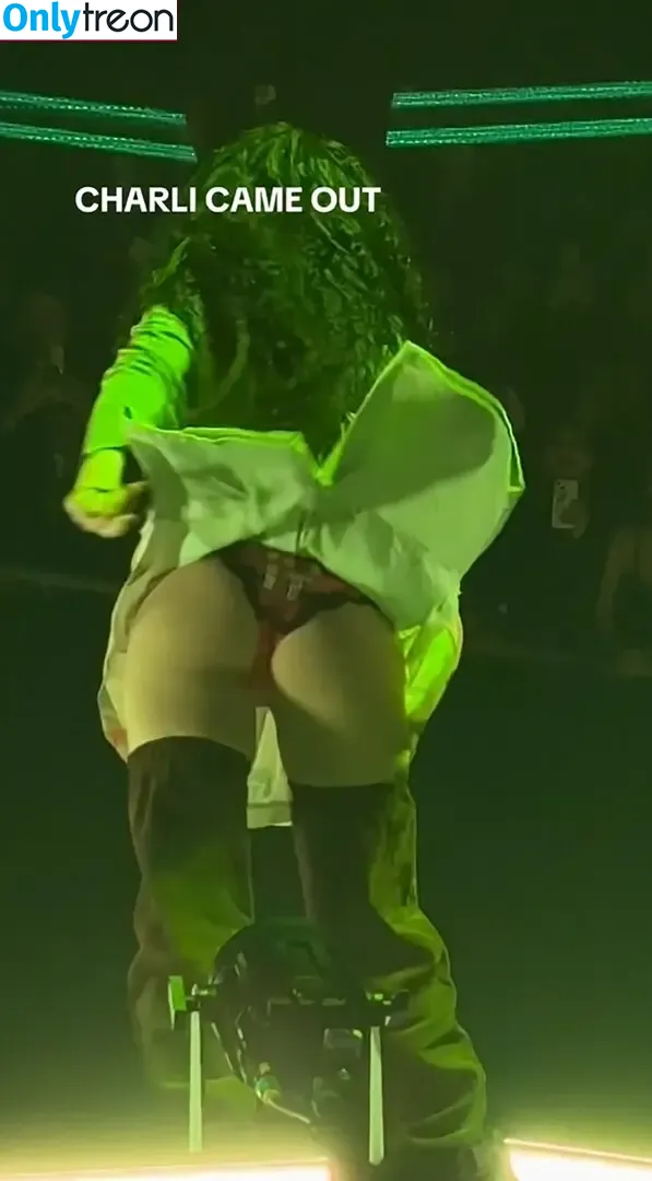 Charli XCX голая photo #2714 (charli_xcx / charlignarly)