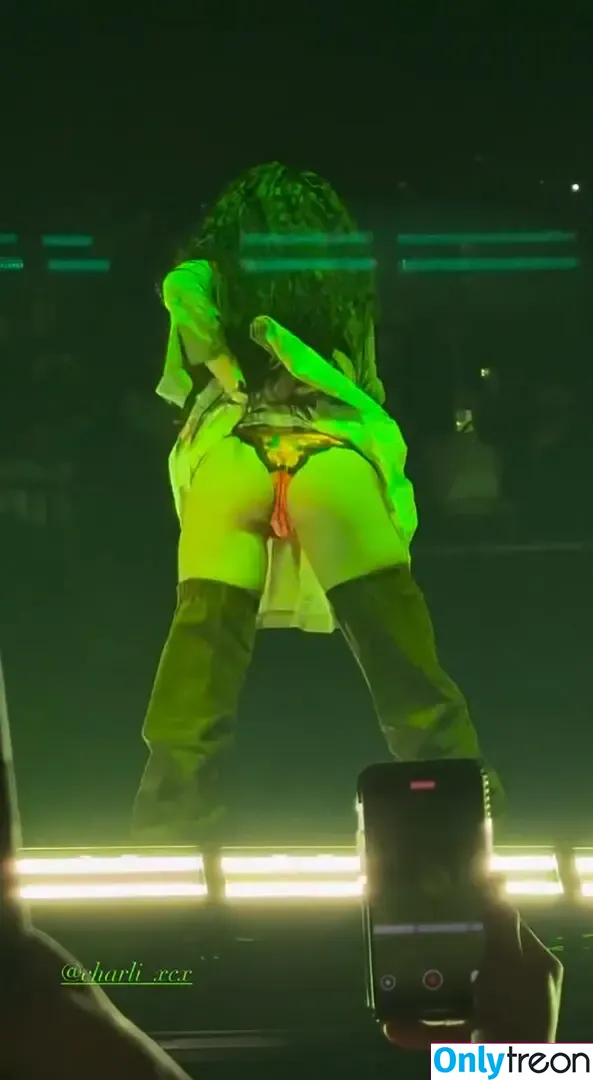 Charli XCX nude photo #2716 (charli_xcx / charlignarly)