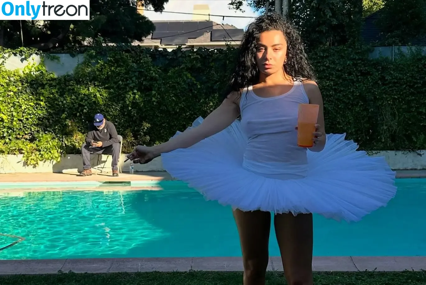 Charli XCX голая photo #2727 (charli_xcx / charlignarly)