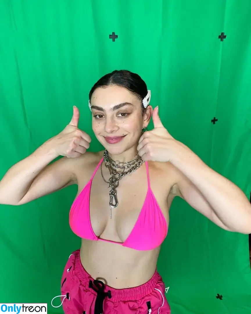 Charli XCX голая photo #2733 (charli_xcx / charlignarly)