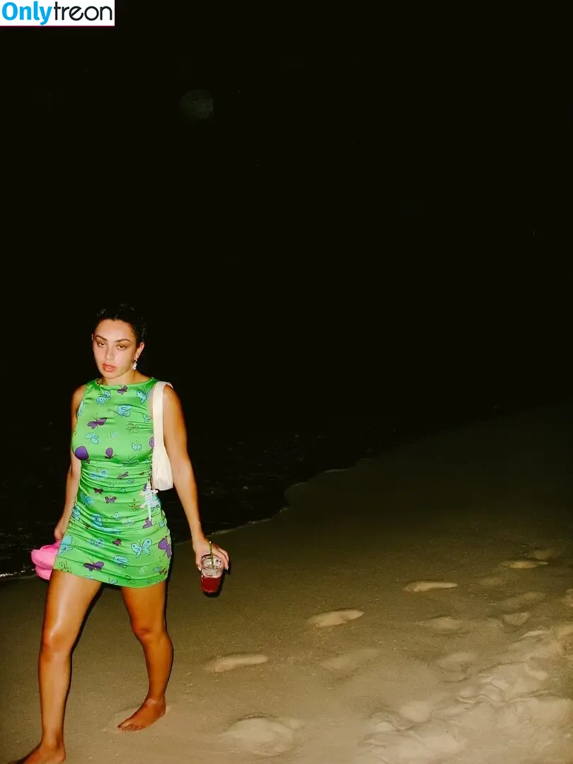 Charli XCX голая photo #2748 (charli_xcx / charlignarly)