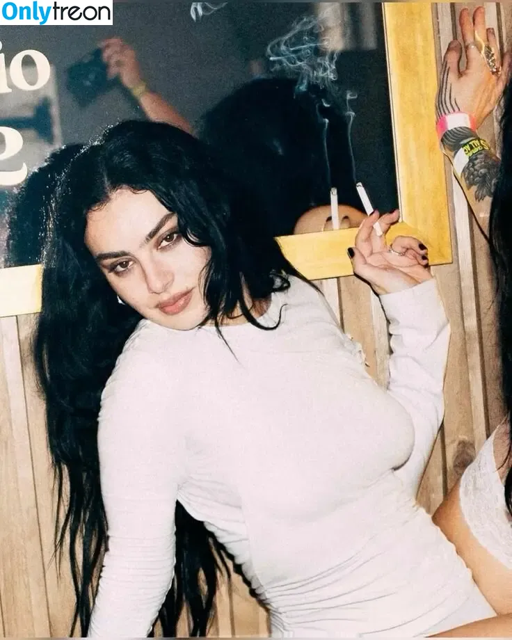 Charli XCX голая photo #2749 (charli_xcx / charlignarly)