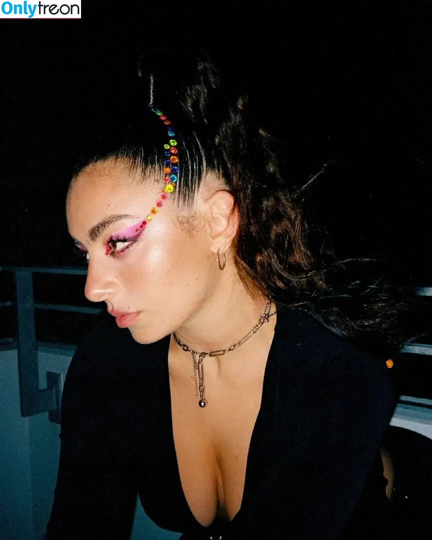 Charli XCX nude photo #2755 (charli_xcx / charlignarly)