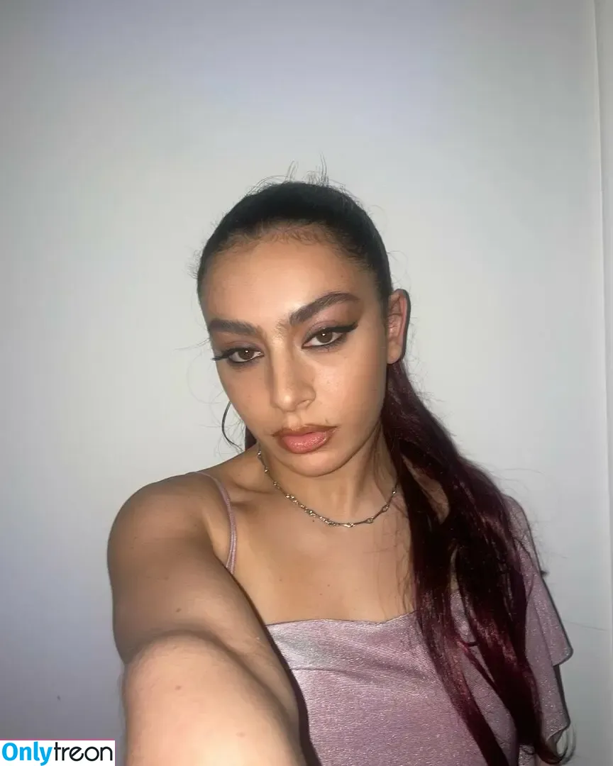 Charli XCX голая photo #2762 (charli_xcx / charlignarly)