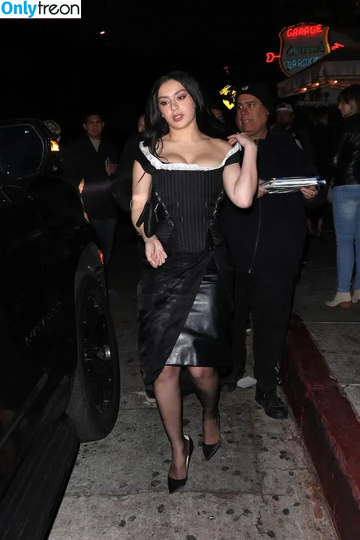 Charli XCX голая photo #2764 (charli_xcx / charlignarly)
