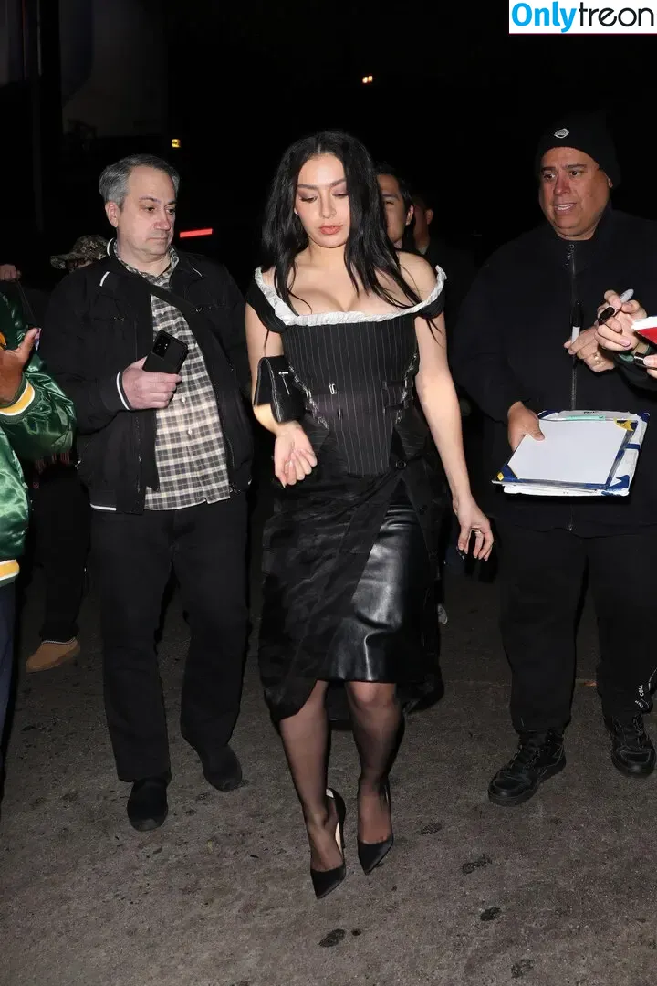 Charli XCX nude photo #2768 (charli_xcx / charlignarly)