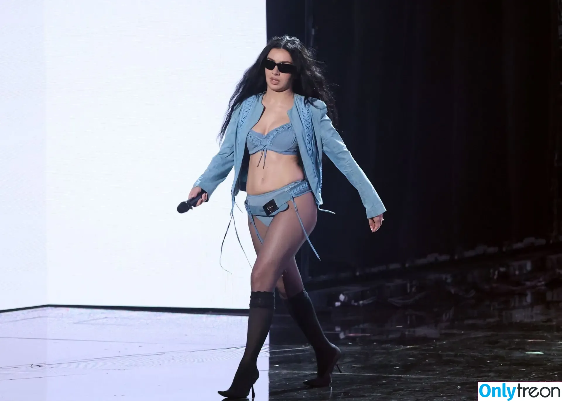Charli XCX nude photo #2829 (charli_xcx / charlignarly)