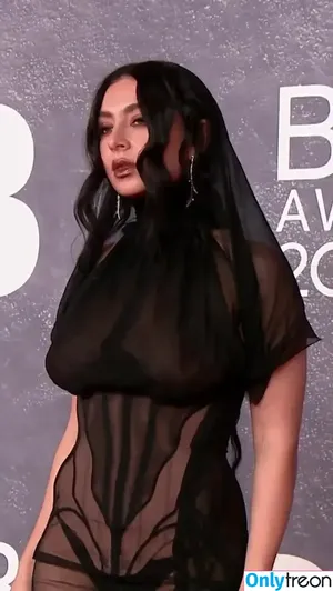 Charli XCX / charli_xcx / charlignarly nude photo #3000