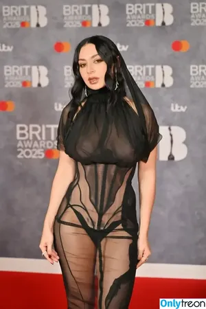 Charli XCX / charli_xcx / charlignarly nude photo #3003