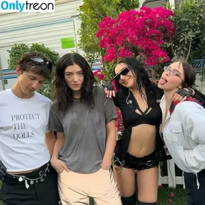 Charli XCX / charli_xcx / charlignarly nude photo #3091