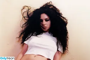 Charli XCX / charli_xcx / charlignarly nude photo #3098