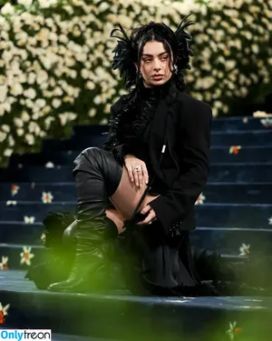 Charli XCX / charli_xcx / charlignarly nude photo #3179