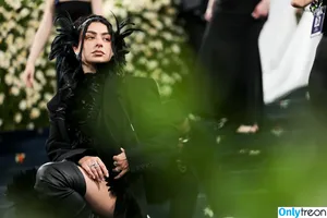 Charli XCX / charli_xcx / charlignarly nude photo #3184