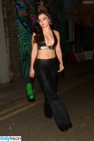 Charli XCX / charli_xcx / charlignarly фото голая #3219