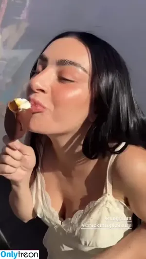 Charli XCX / charli_xcx / charlignarly фото голая #3249
