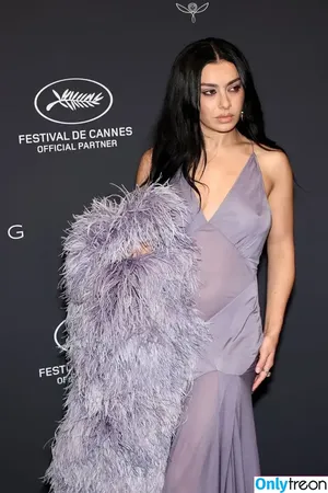 Charli XCX / charli_xcx / charlignarly фото голая #3300