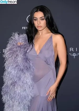 Charli XCX / charli_xcx / charlignarly фото голая #3304