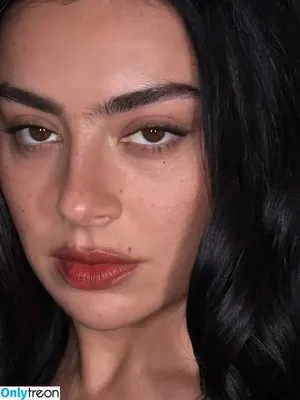 Charli XCX / charli_xcx / charlignarly nude photo #3557