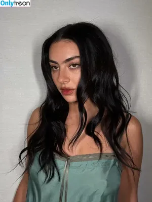 Charli XCX / charli_xcx / charlignarly nude photo #3558
