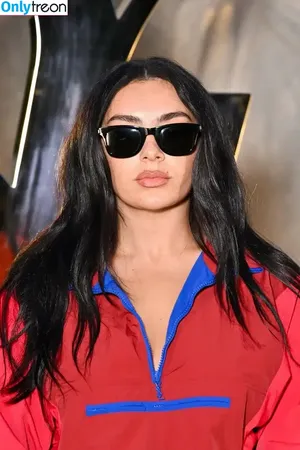 Charli XCX / charli_xcx / charlignarly nude photo #3592