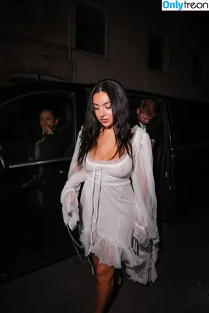 Charli XCX / charli_xcx / charlignarly nude photo #3645