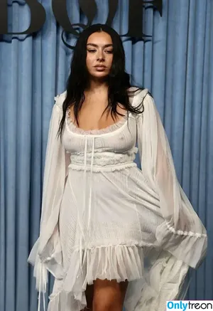 Charli XCX / charli_xcx / charlignarly nude photo #3651