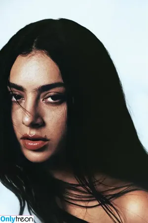 Charli XCX / charli_xcx / charlignarly фото голая #3667