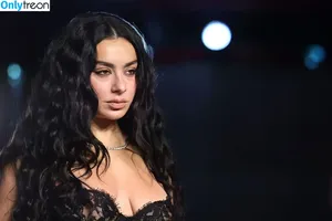 Charli XCX / charli_xcx / charlignarly фото голая #3680